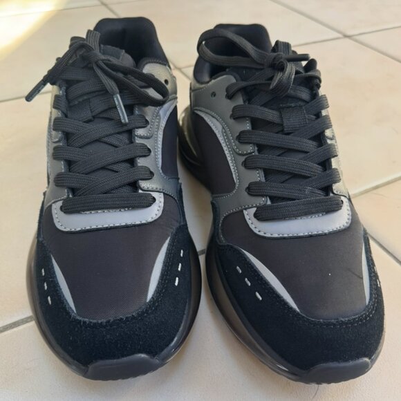 BRAND NEW Karl Lagerfeld Black Sneakers in Size 9.5 - Picture 2 of 10